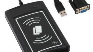 Jak znaleźć najszybszy czytnik kart pamięci? Test USB kontra USB-C