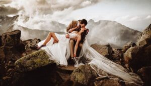 Zostań Fotografem Ślubnym: Kluczowe Umiejętności i Niezbędny Sprzęt na Początek