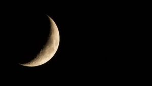 Sekrety udanych zdjęć Księżyca telefonem: Jak uniknąć powszechnych błędów?