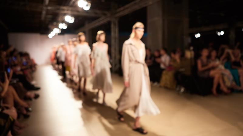 Stylizacja ubrań do zdjęć